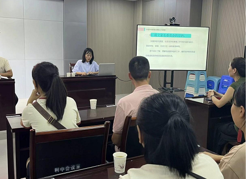 彭州市北城中学召开2023级家长委员会成立大会