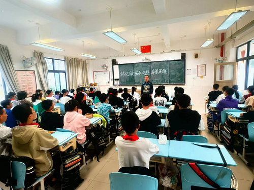 传承红色基因 铭记历史 缅怀先烈——彭州市北城中学“烈士纪念日”活动