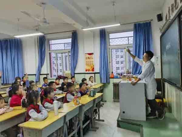 【邯郸市丛台区丛阳小学】 花样课堂促个性 课后服务绽光彩