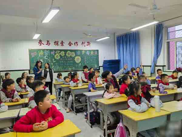 【邯郸市丛台区丛阳小学】 花样课堂促个性 课后服务绽光彩