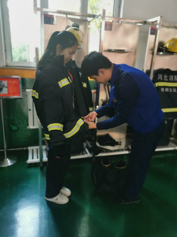 消防体验零距离，致敬最美逆行者——邯郸市丛台区连城小学参观丛台北路消防救援站