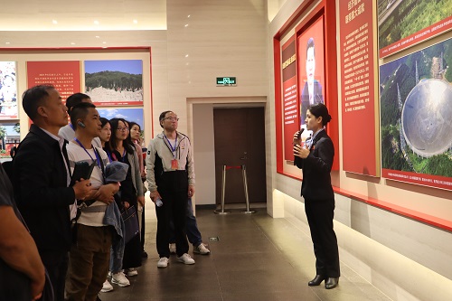 成都石化工业学校开展党员强化意识形态专题培训
