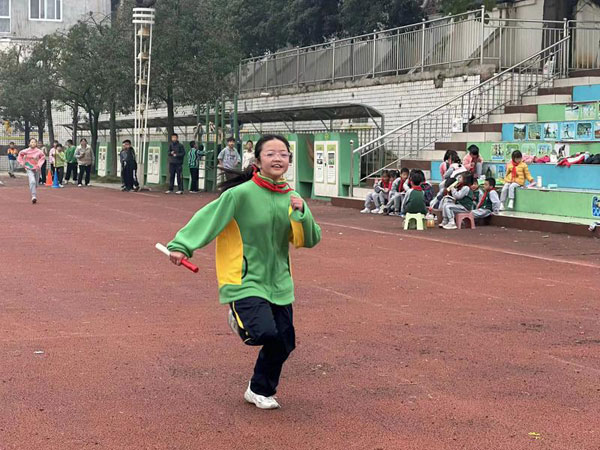 享阳光体育 扬少年风采 ——成都市双流区胜利小学开展冬季运动会活动