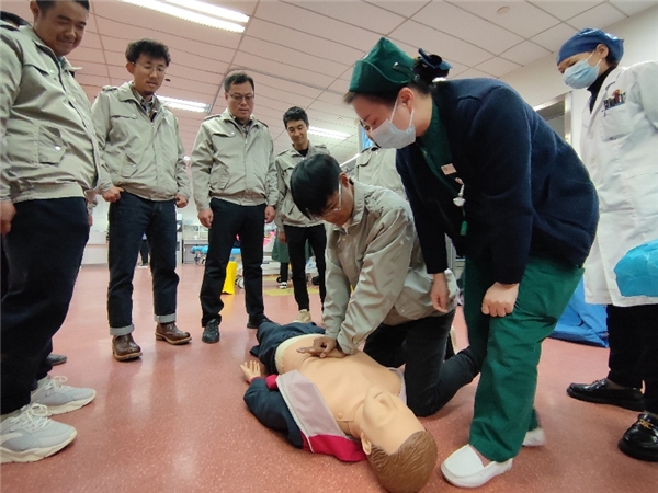 【激流勇进 逐梦华中】华中公司武汉绕城改扩建项目赴武汉大学人民医院开展安全急救教育活动