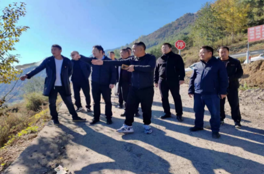 布拖县委书记李剑一行督导调研基层防汛减灾相关项目筹备工作