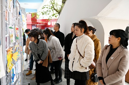 “委”以重任 “育”见美好——彭州市实验小学召开新一届校级家委会暨膳食委员会