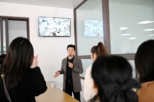 “委”以重任 “育”见美好——彭州市实验小学召开新一届校级家委会暨膳食委员会