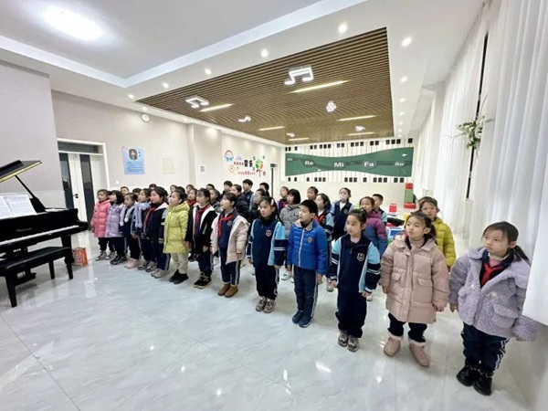 “用心唱响，用爱分享”邯郸市丛台区实验第三小学合唱社团第二期