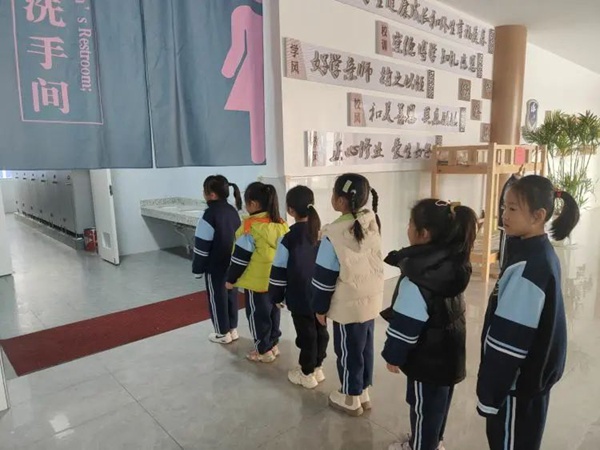 身体动起来 笑脸扬起来——邯郸市丛台区实验第三小学常态开展一日常规体育活动