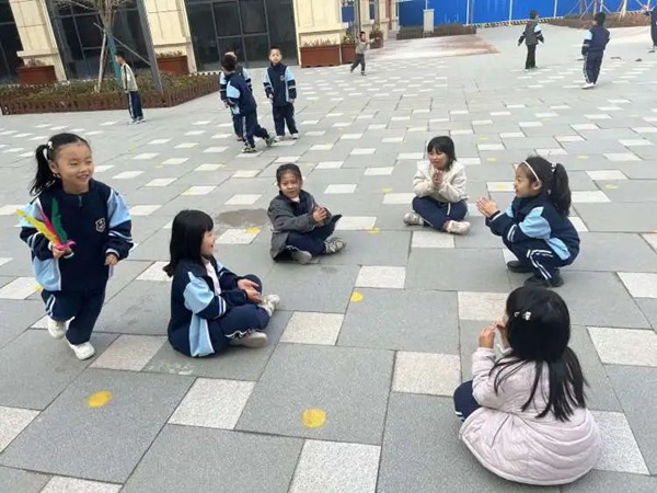 身体动起来 笑脸扬起来——邯郸市丛台区实验第三小学常态开展一日常规体育活动