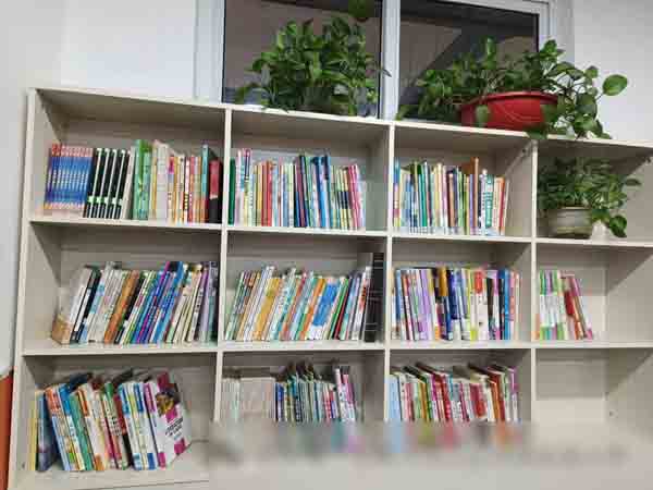 邯郸市邯山区明珠实验小学“十百千万”书香阅读工程之书香班级风采展示-----六年级5班