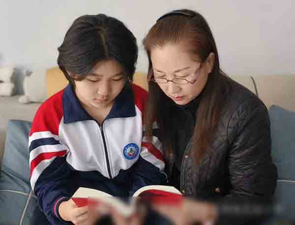 邯郸市邯山区明珠实验小学“十百千万”书香阅读工程之书香班级风采展示-----六年级5班