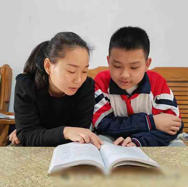 邯郸市邯山区明珠实验小学“十百千万”书香阅读工程之书香班级风采展示-----六年级5班