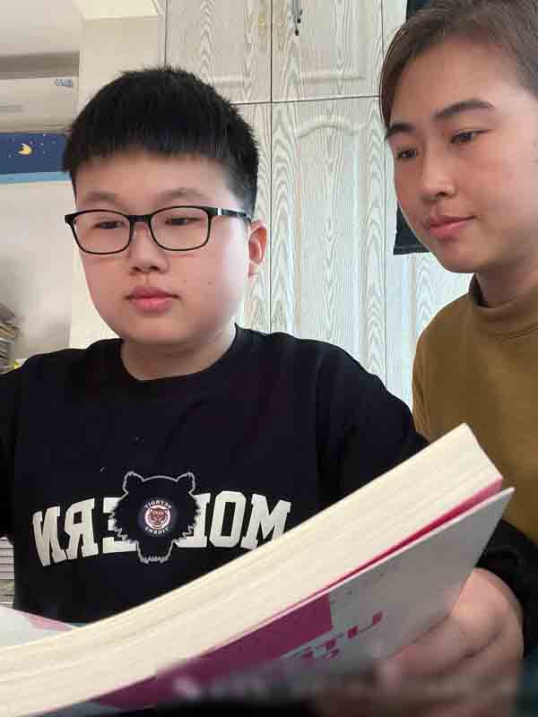 邯郸市邯山区明珠实验小学“十百千万”书香阅读工程之书香班级风采展示-----六年级5班