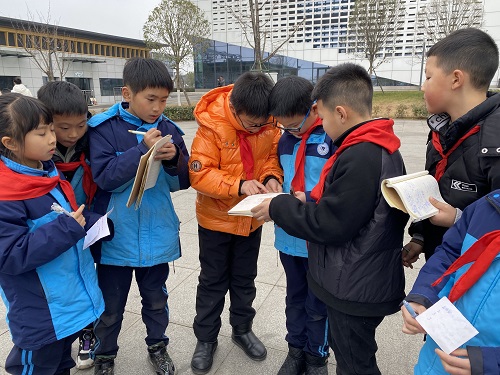 彭州航空动力园区实验小学开展航空科技社团课