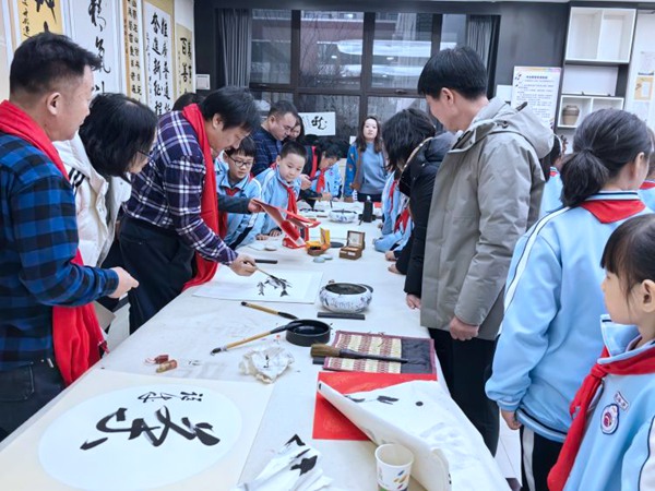 【书法进校园·迎春送福】——邯郸市书法家协会走进邯郸市丛台区曙光第三小学
