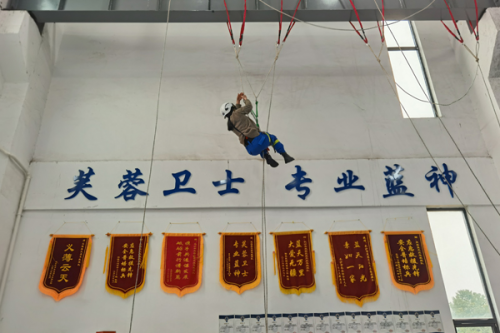 应急救护，“救”在身边——2009红日中队开展应急救护实践活动