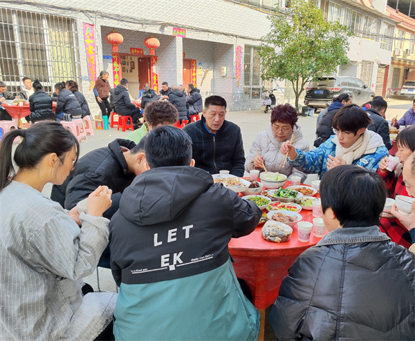 双流区彭镇木樨社区：“移”来的百家宴，“扎根”的邻里情