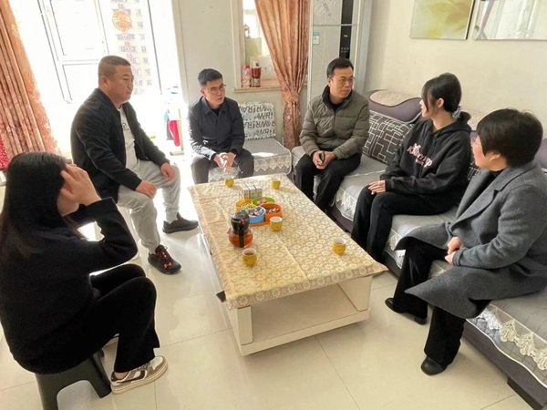 百师进千家，携手共育才——邯郸市第五中学家访活动
