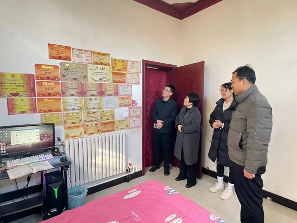 百师进千家，携手共育才——邯郸市第五中学家访活动