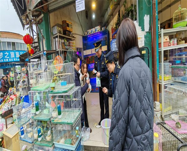 保护野生动物 人人有责——双流区开展野生动物保护联合执法与宣传