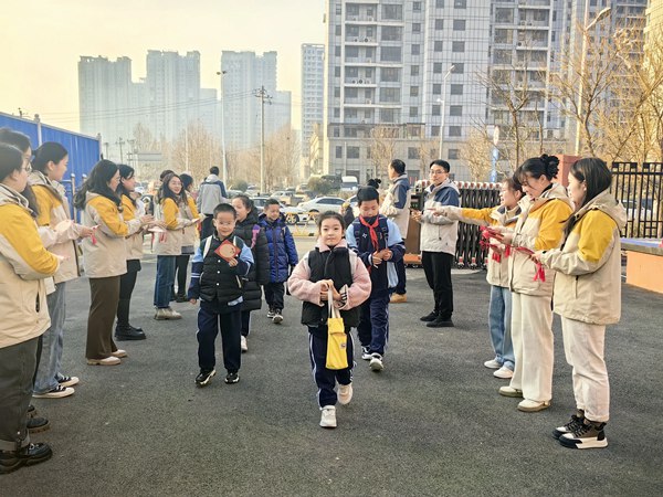【实验三小·政教】龙首昂扬志千里，梦想闪耀启新篇——实验三小开学纪实