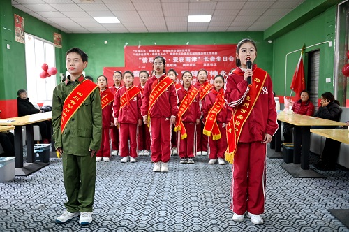 三月春风暖人心 雷锋精神永传承——彭州市实验小学学雷锋活动月系列活动