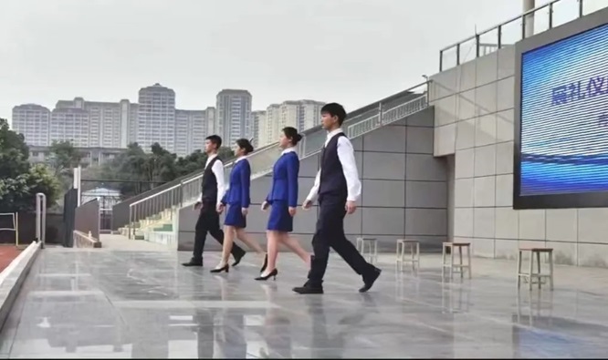 展礼仪风采 做善美少年