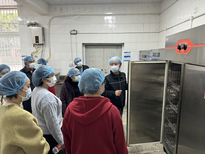 成都市青白江区祥福小学校开展食堂开放日评议活动