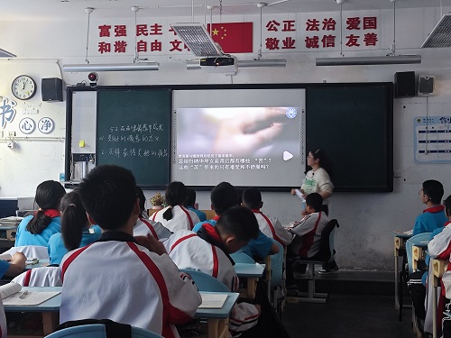 专家引领促发展  助力教师提素养——彭州市隆丰中学开展大思政课建设专题研讨活动