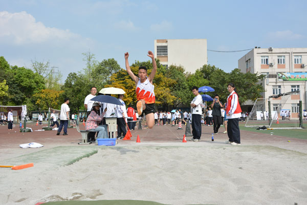 展现青春自信 增强运动魅力  ——蜀城中学第二十二届学生运动会隆重举行