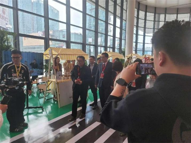知谋小酱酒在“新消费之都”（长沙）的文化+白酒产业的创新与发展 
