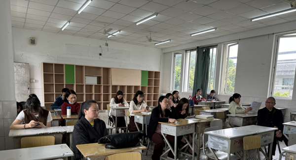乐山一中：凝心聚力，研而致远