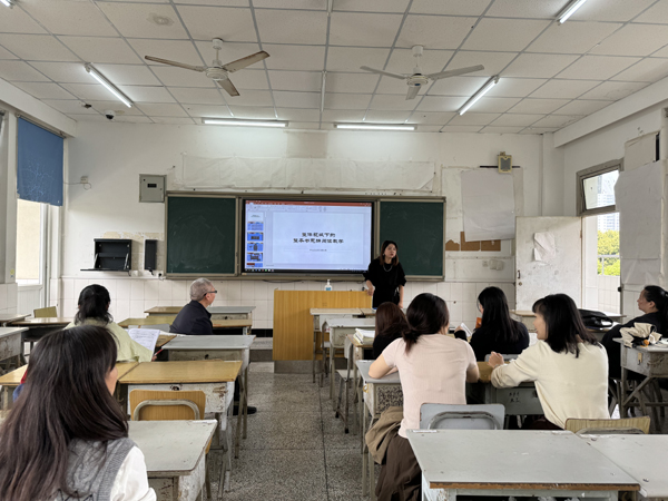 乐山一中：凝心聚力，研而致远