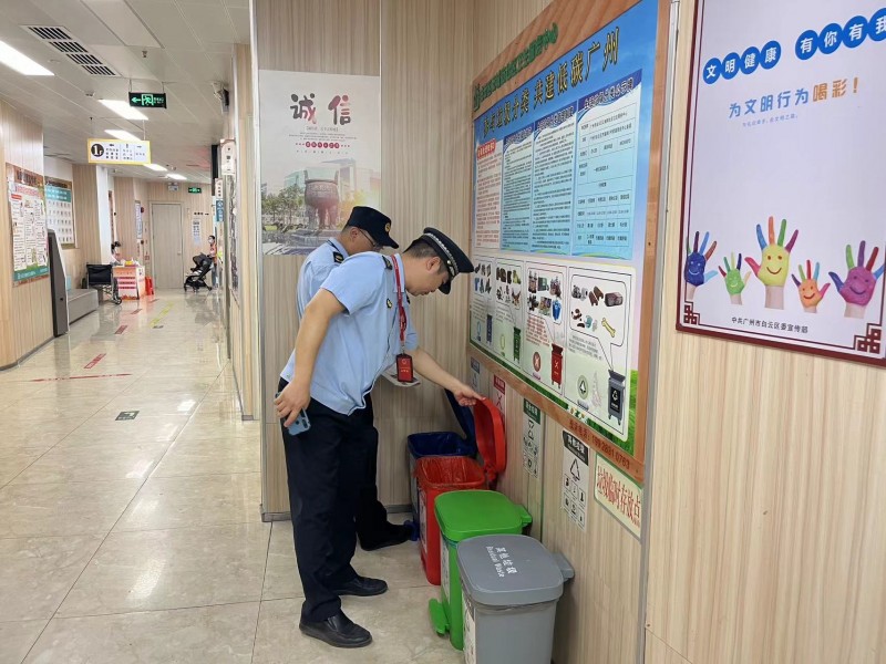 云城街市政服务所联合执法队强化医院垃圾分类执法