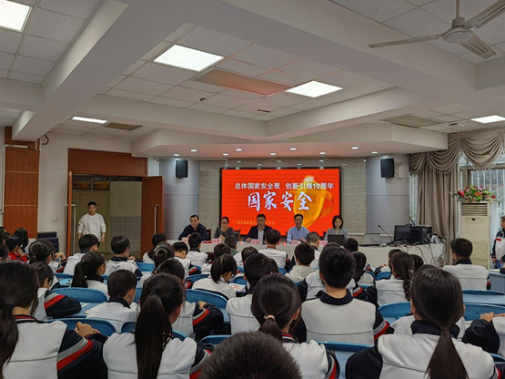 行少年之责 护家国长安