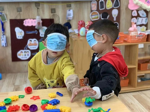彭州市丽春幼儿园开展“爱护眼睛，预防近视”系列爱眼宣传活动