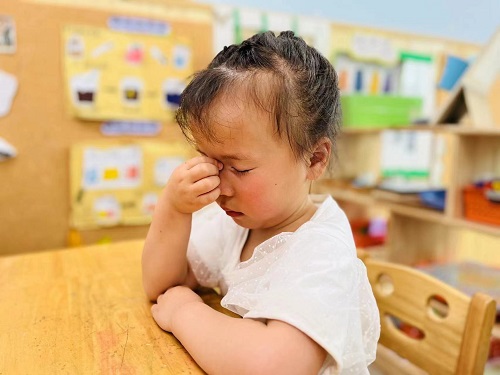 彭州市丽春幼儿园开展“爱护眼睛，预防近视”系列爱眼宣传活动