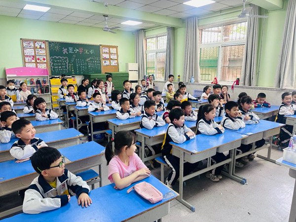 有趣的化学小实验，就在我们身边——邯郸市丛台区展览路小学一(6)班家长进课堂活动纪实