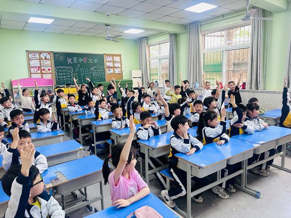 有趣的化学小实验，就在我们身边——邯郸市丛台区展览路小学一(6)班家长进课堂活动纪实
