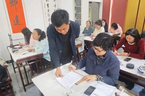 写好规范汉字 提升教师素养——邯郸市丛台区展览路小学教师硬笔书写活动纪实