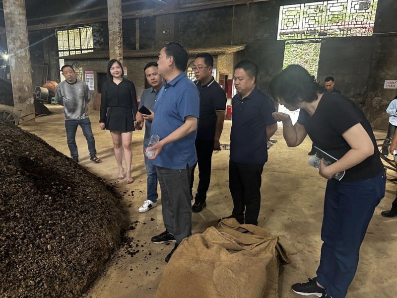 贵州中心酿酒集团:仁怀市酒协副秘书长率专家组团队考察中心酒庄