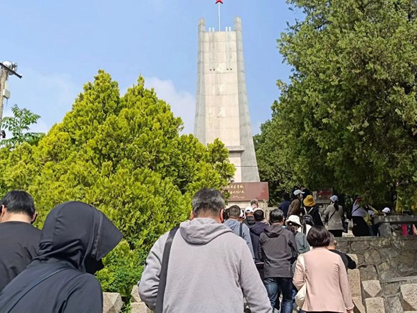 铭记历史忆先烈 党建引领促发展——邯郸市建安中学组织党员赴一二九师旧址参观学习