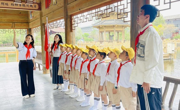邯郸市丛台区第二实验小学“高质量发展看河北”走进河北老字号邯郸丛台酒业股份有限公司红领巾研学活动