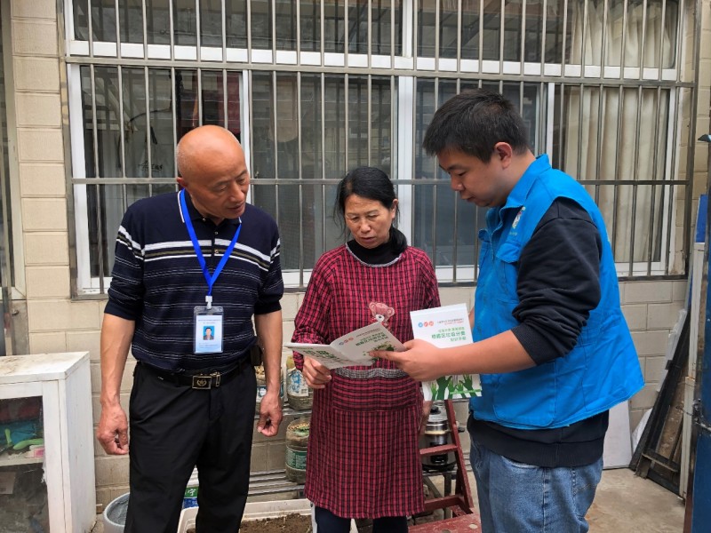 垃圾分类齐参与,引领绿色新风尚