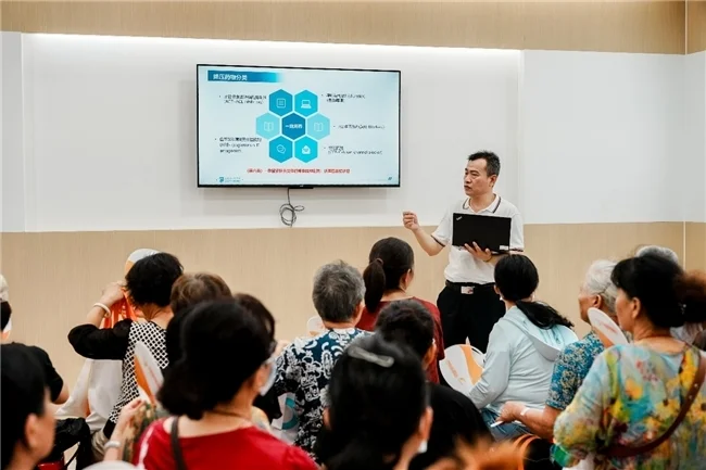 一「心」守护，健康O距离:一心堂首家MMC健康便利店慢病管理中心隆重开业