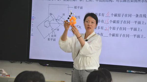 结对帮扶育桃李 携手共进显匠心