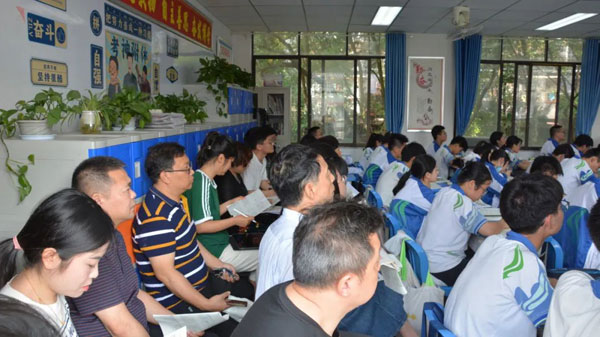 结对帮扶育桃李 携手共进显匠心