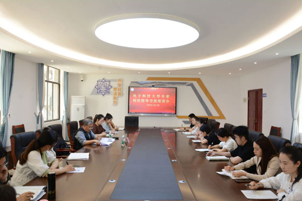 结对帮扶育桃李 携手共进显匠心
