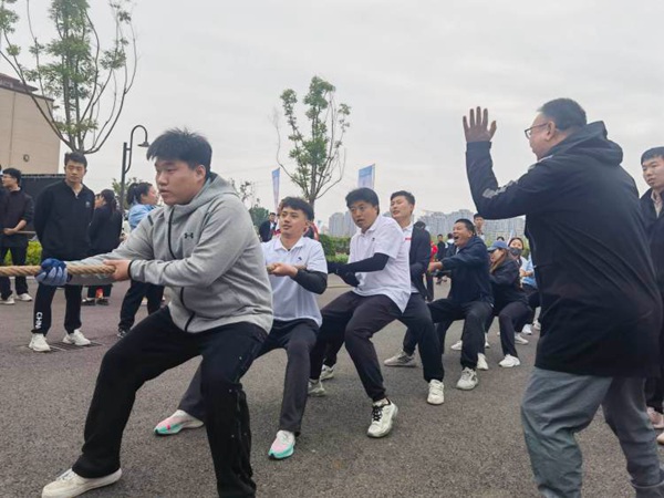 春风拂面 运动不止——邯郸市丛台区实验小学在第三届教职工运动会中再获佳绩！